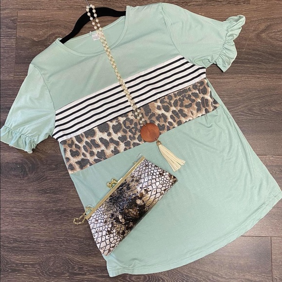 Tops - Women’s Mixed Pattern Block Ruffle Sleeve Top ~ NWT